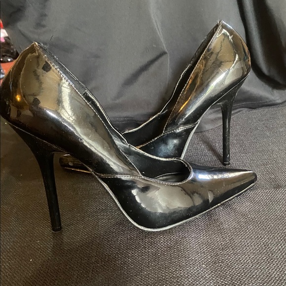 Shoes - Picture 9 of 10